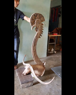 Alternative view of Kepala Kerbau Kayu (Kabongngo) dan Katik Ayam - Rumah Tongkonan Toraja