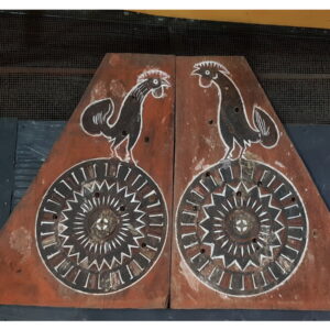 Antique Carved Toraja Triangle House Panel (100cm x 70cm) Antique Carved Toraja Triangle House Panel (100cm x 70cm)