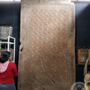Antique Toraja Sane - One Wood Only