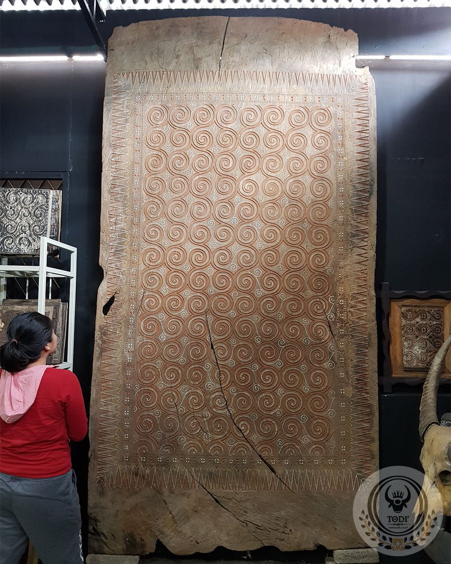 Antique Toraja Sane - One Wood Only