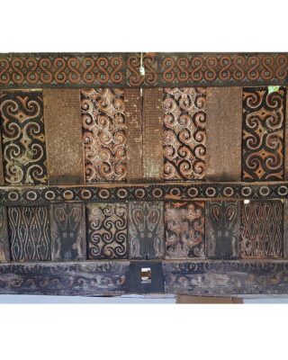 Panel Antik Ukir Rumah Tongkonan Toraja ukuran 240cm x 160cm
