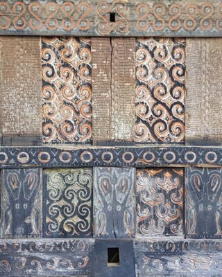 Panel Antik Ukir Rumah Tongkonan Toraja ukuran 240cm x 160cm