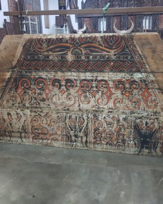 Alternative view of Segitiga Dinding Rumah Tongkonan Toraja (120cm x 290cm)