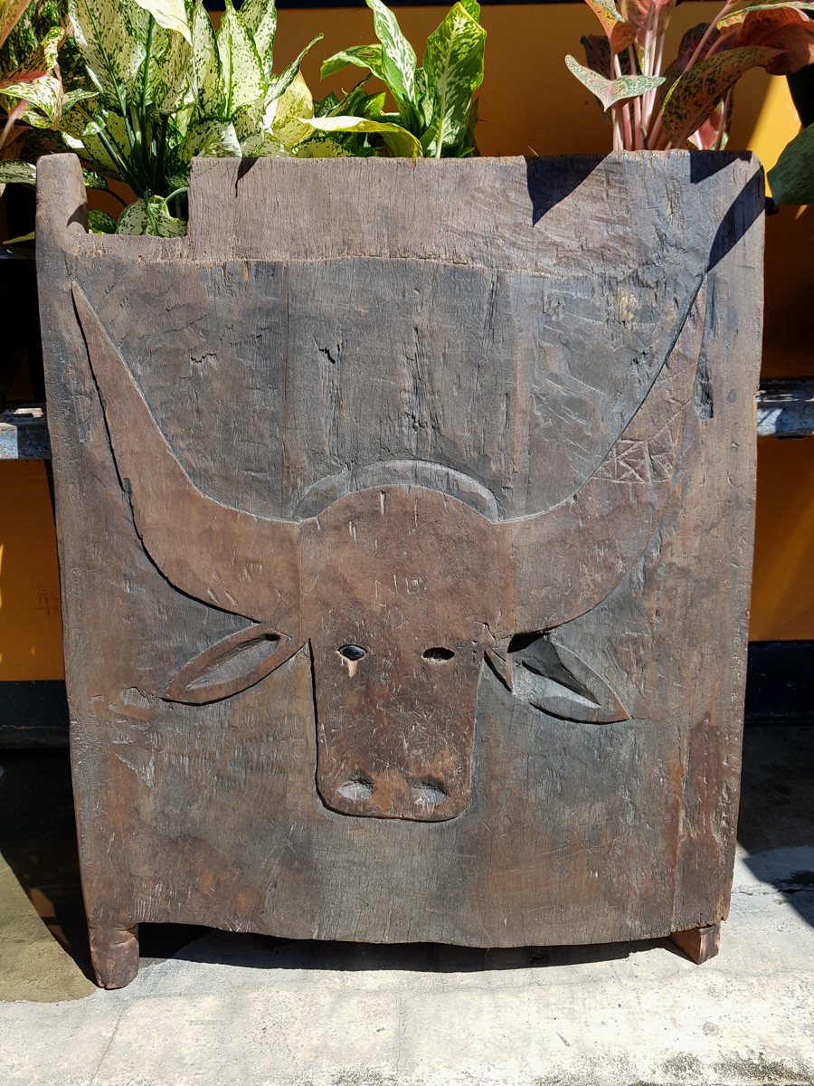 Antique Mamasa Toraja buffalo house door (68cm x 81cm) (1)
