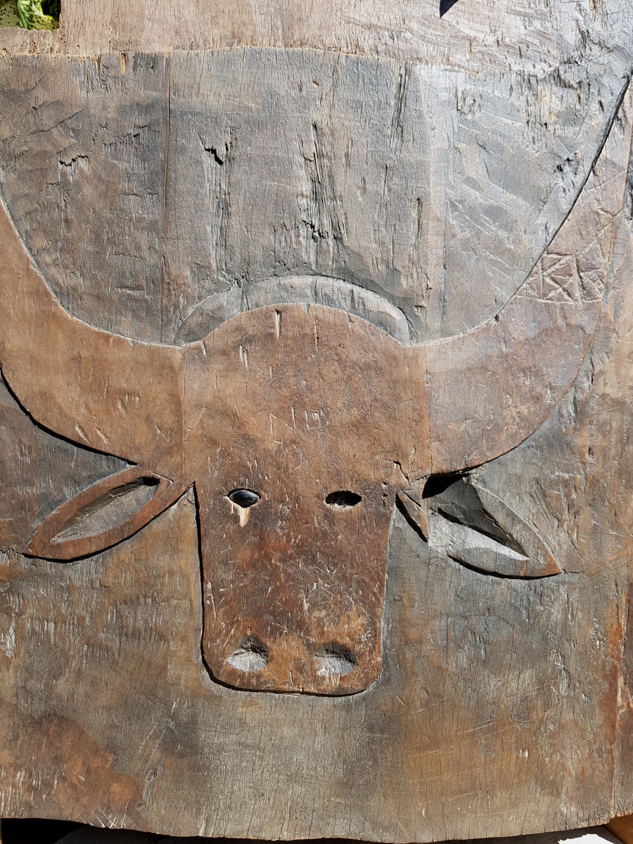 Antique Mamasa Toraja buffalo house door (68cm x 81cm) (2) Antique Mamasa Toraja buffalo house door (68cm x 81cm) (2)