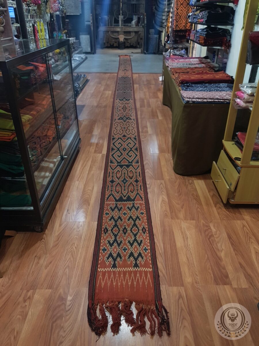 Sambo Tanete Pori Lonjong - Authentic Natural Dye Ikat