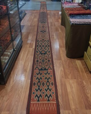 Alternative view of Sekomandi Sambo Tanete - Tenun Ikat Pewarna Alami (11 meter)