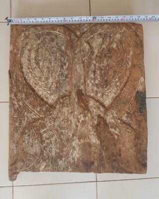 Alternative view of Pintu Lumbung Antik Toraja Patina Putih 48cm x 50cm