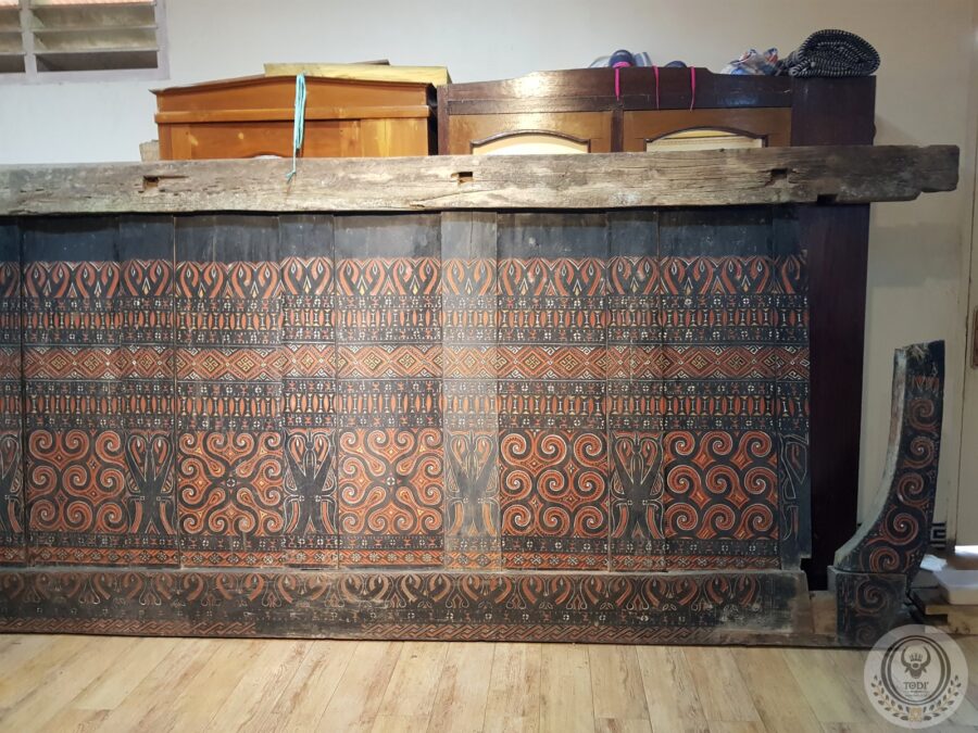 Toraja Antique Wall Panel - Rice Barn's Side Panel (Code-B0625) 390cm x 160cm (3) Toraja Antique Wall Panel - Rice Barn's Side Panel (Code-B0625) 390cm x 160cm (3)