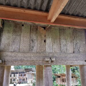 Toraja Old Ricebarn (Alang) White Patina Toraja Old Ricebarn (Alang) White Patina