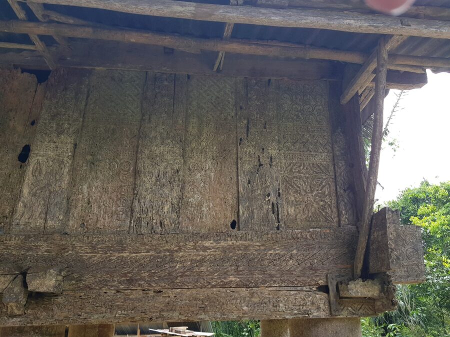 Toraja Old Ricebarn (Alang) White Patina Toraja Old Ricebarn (Alang) White Patina