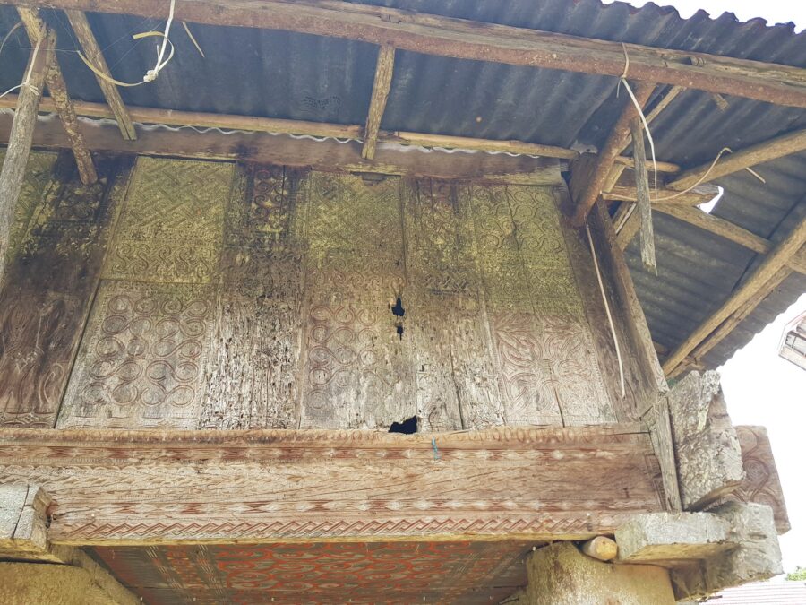 Toraja Old Ricebarn (Alang) White Patina Toraja Old Ricebarn (Alang) White Patina