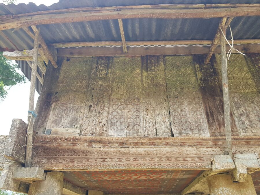 Toraja Old Ricebarn (Alang) White Patina (19) Toraja Old Ricebarn (Alang) White Patina