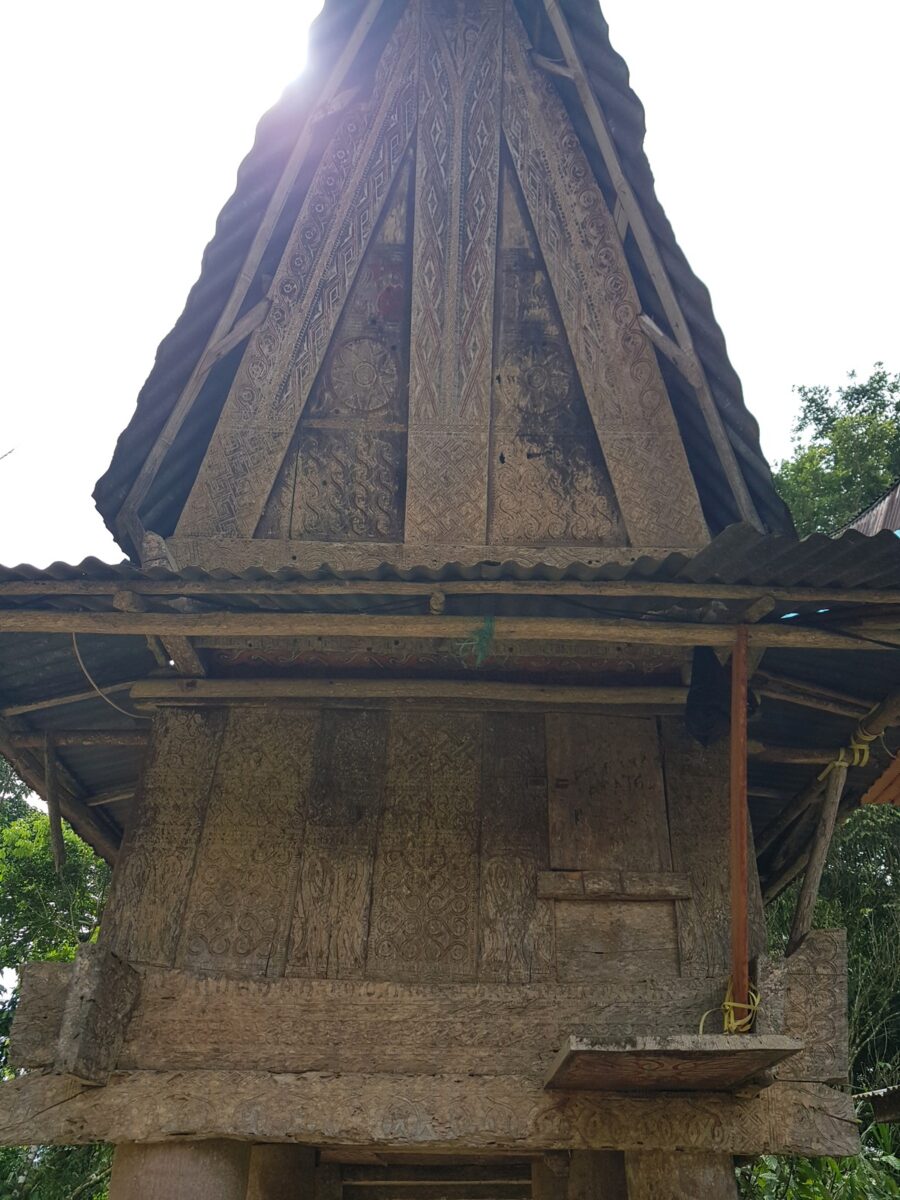 Toraja Old Ricebarn (Alang) White Patina Toraja Old Ricebarn (Alang) White Patina