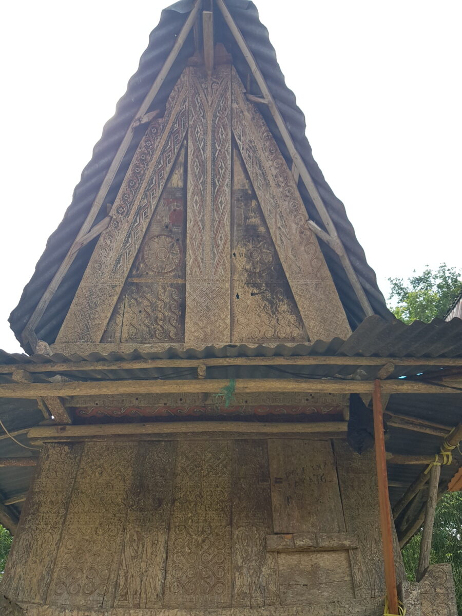 Toraja Old Ricebarn (Alang) White Patina Toraja Old Ricebarn (Alang) White Patina