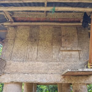 Toraja Old Ricebarn (Alang) White Patina Toraja Old Ricebarn (Alang) White Patina