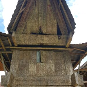 Toraja Old Ricebarn (Alang) White Patina (6) Toraja Old Ricebarn (Alang) White Patina