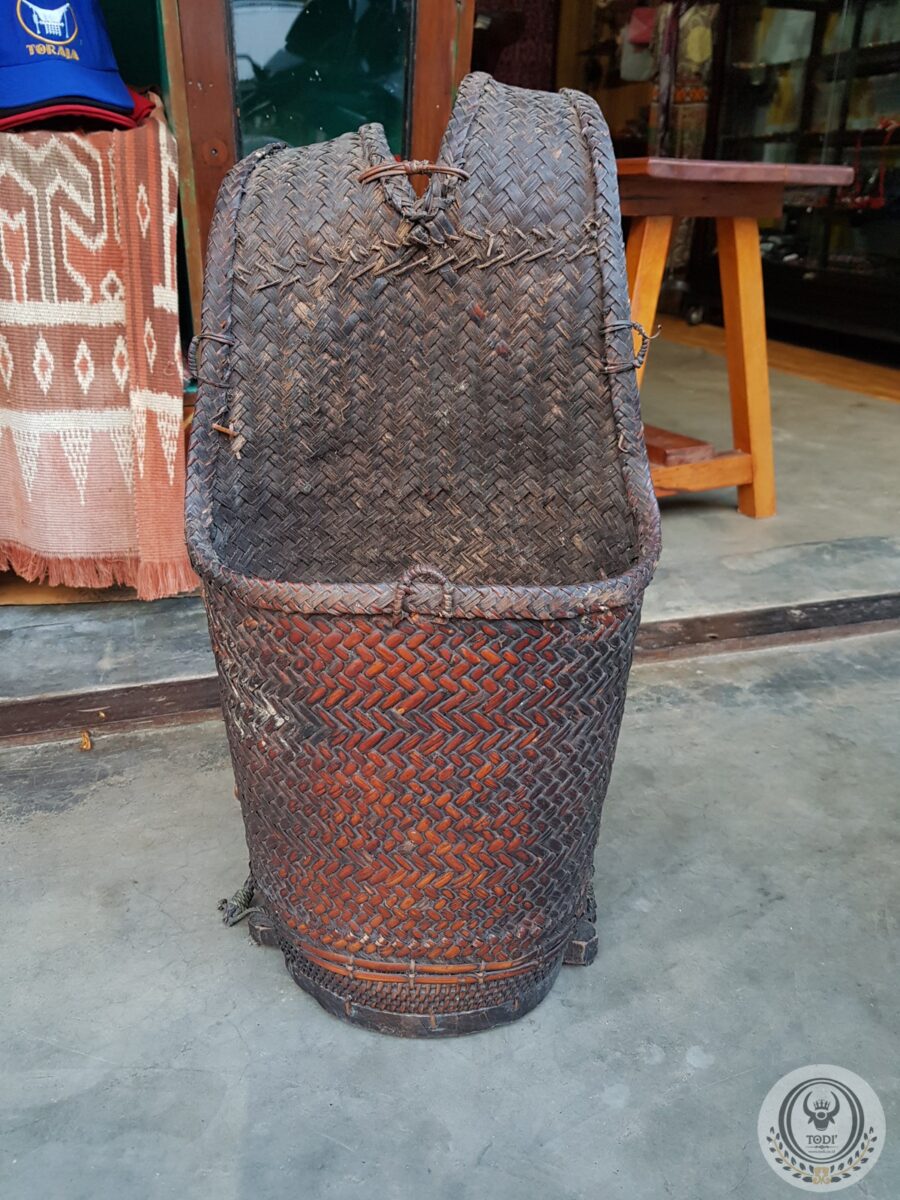 Toraja Antique Backpack Rattan Basket (3) Toraja Antique Backpack Rattan Basket (3)