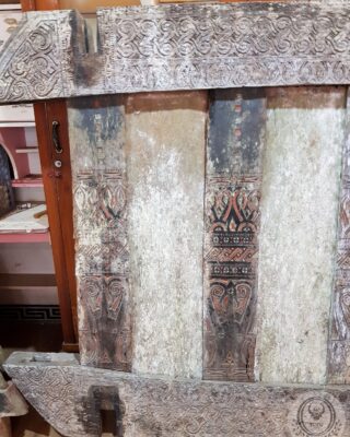 Alternative view of Panel Ukiran Antik Toraja (Patina Putih) - Dinding Lumbung Padi Tua (220cm x 143cm)