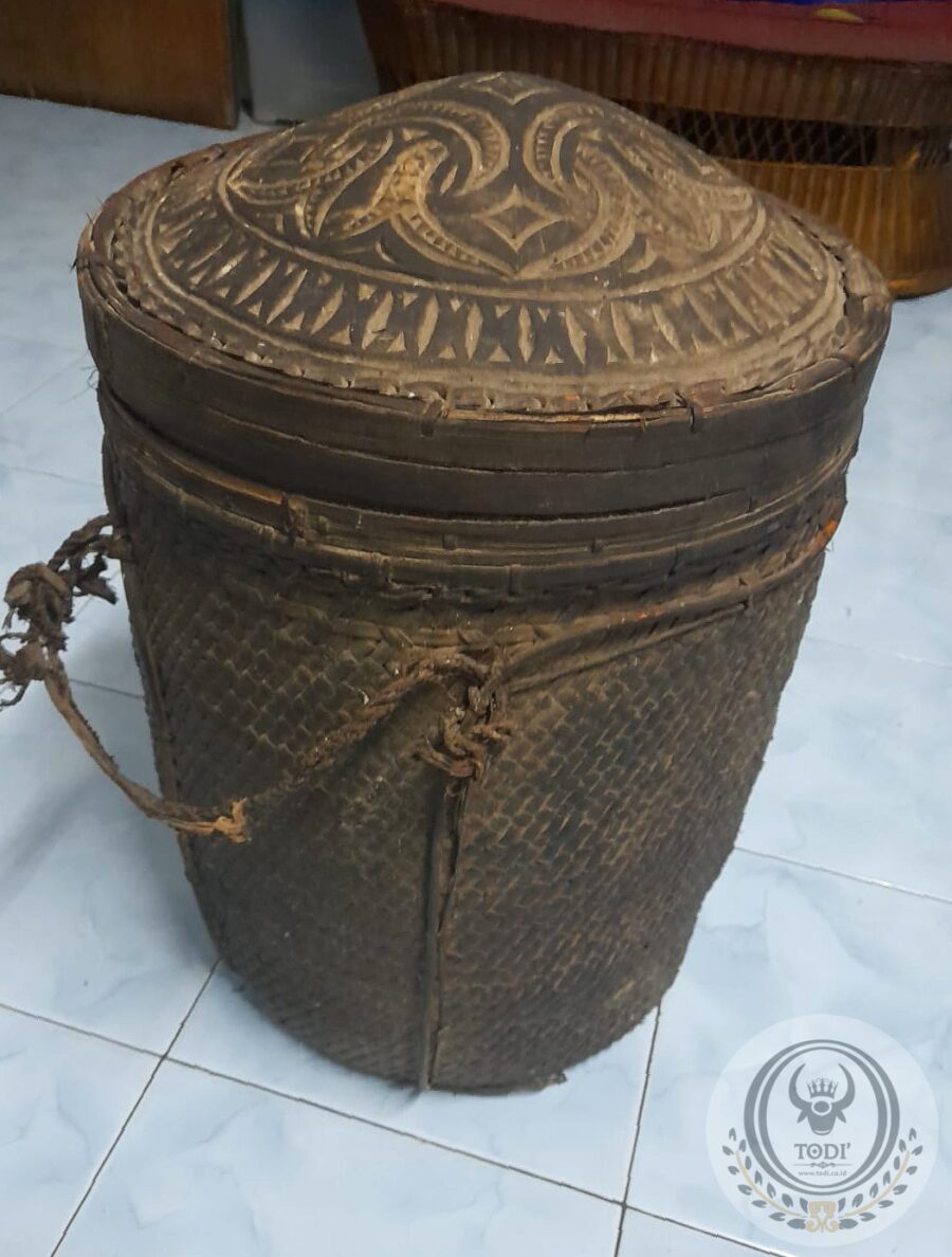 Toraja Old Rattan Basket (Diameter 30cm) (1)