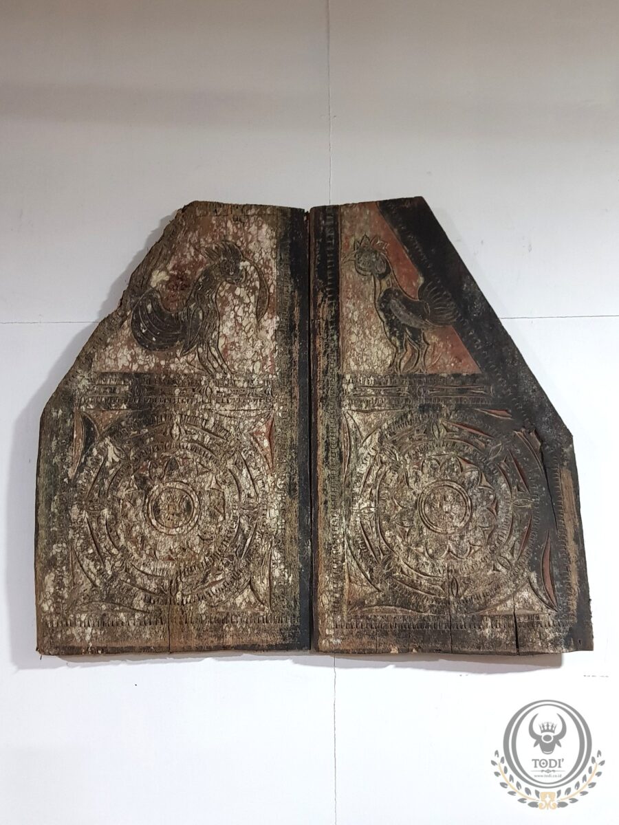 Antique Toraja Triangle House Carving Panel (64cm x 70cm) Antique Toraja Triangle House Carving Panel (64cm x 70cm)