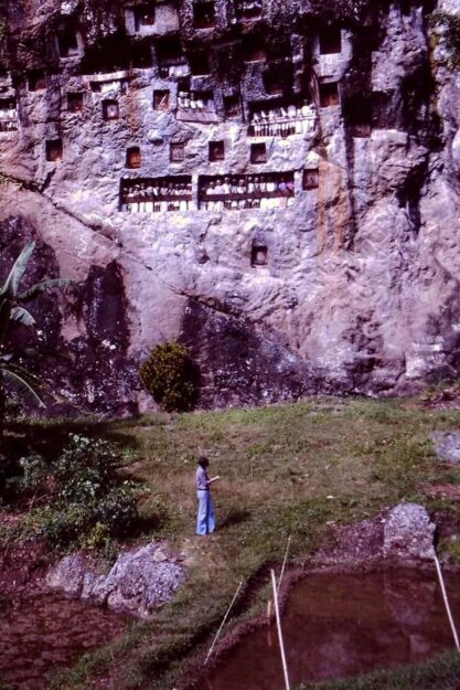 Tau-Tau statue on the Lemo cliff, 1989