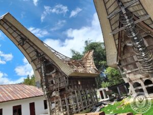 Dismantling an old traditional Toraja house before move to Bali