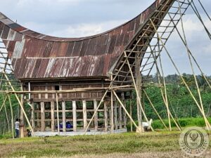 Rebuilding an old traditional Toraja house in Bali