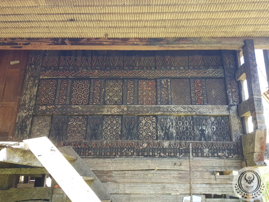 Toraja Old Tongkonan House Building (380cm x 710cm)