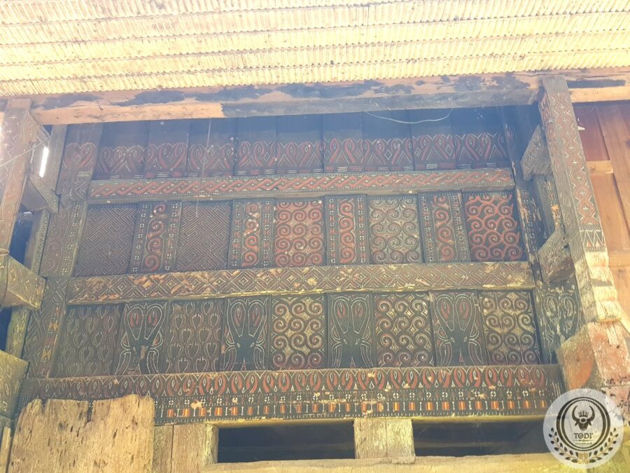 Toraja Old Tongkonan House Building (380cm x 710cm)