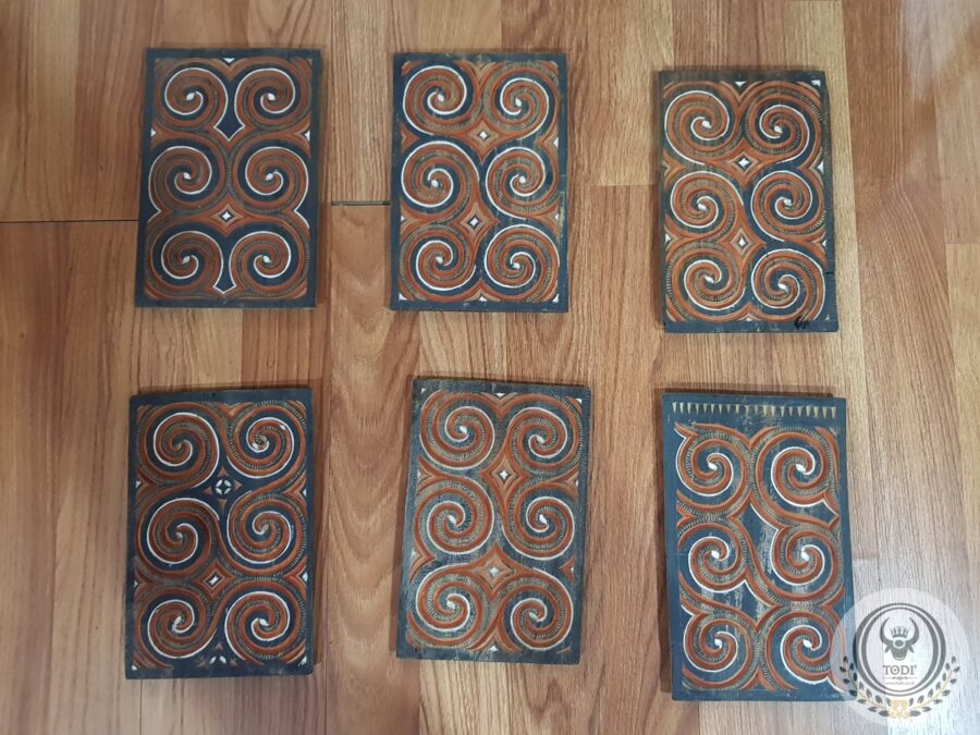 Toraja Small House Carving Panels (22cm x 34cm) (2) Toraja Small House Carving Panels (22cm x 34cm) (2)