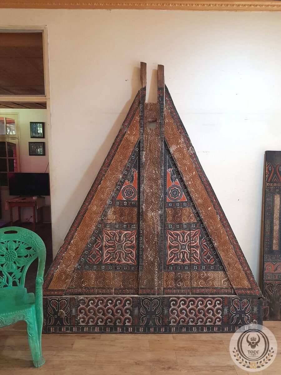 Triangle Wall of Toraja Tongkonan House (200cm x 230cm) Triangle Wall of Toraja Tongkonan House (200cm x 230cm)