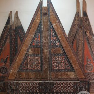 Segitiga Dinding Rumah Tongkonan Toraja (170cm x 282cm)
