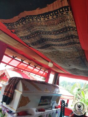 Antique Textiles Decoration and Antique Kandaure at the Rambu Solo, Toraja Funeral Rites (September 2025) Antique Textiles Decoration and Antique Kandaure at the Rambu Solo, Toraja Funeral Rites (September 2025)