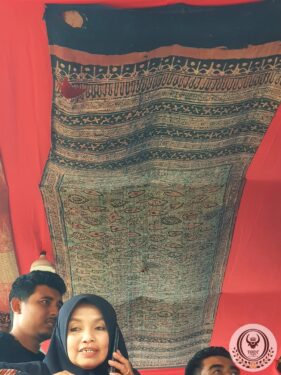 Antique Textiles Decoration and Antique Kandaure at the Rambu Solo, Toraja Funeral Rites (September 2025) Antique Textiles Decoration and Antique Kandaure at the Rambu Solo, Toraja Funeral Rites (September 2025)