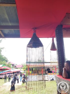 Antique Textiles Decoration and Antique Kandaure at the Rambu Solo, Toraja Funeral Rites (September 2025) Antique Textiles Decoration and Antique Kandaure at the Rambu Solo, Toraja Funeral Rites (September 2025)