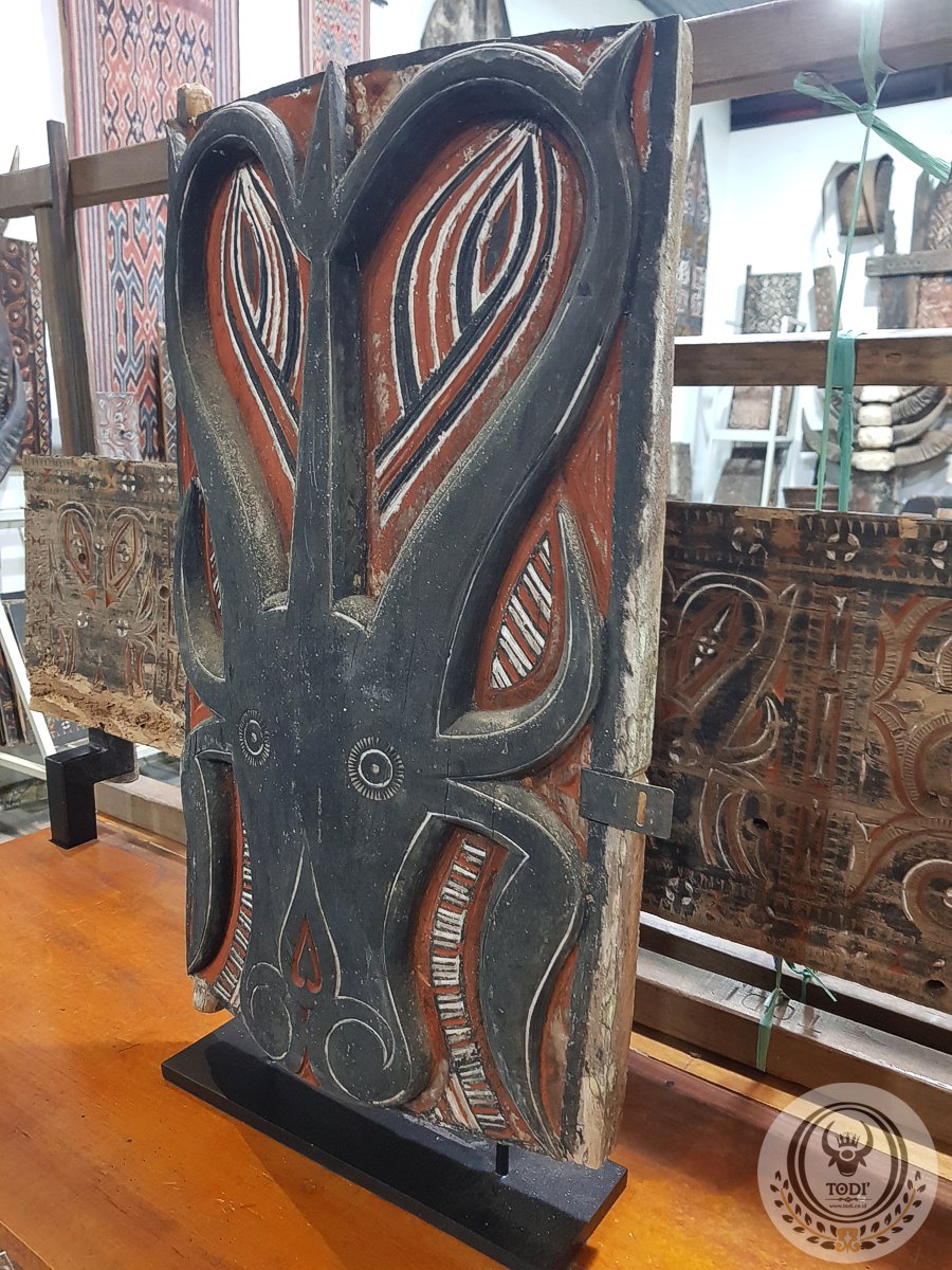 Pintu Lumbung Toraja (Pa'Tedong) 43cm x 76cm (2) Toraja Granary Door (Pa'Tedong) 43cm x 76cm