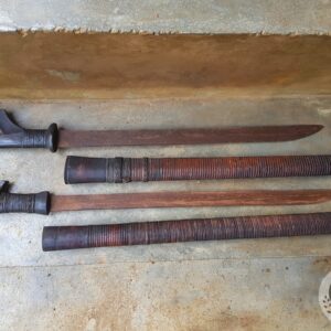 A pair of Old Toraja Traditional Swords (La’bo’ Penai) (4) A pair of Old Toraja Traditional Swords (La’bo’ Penai) (4)