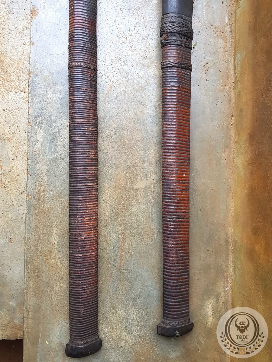 A pair of Old Toraja Traditional Swords (La’bo’ Penai) (7) A pair of Old Toraja Traditional Swords (La’bo’ Penai) (7)