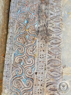 Passussu' Toraja Ricebarn Carving Wall With Blue Color