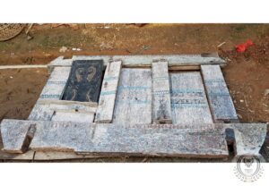 Passussu' Toraja Ricebarn Carving Wall With Blue Color
