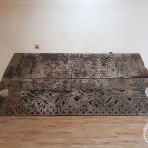 Toraja Tongkonan House Wall Triangle 260cm x 160cm (White Patina)