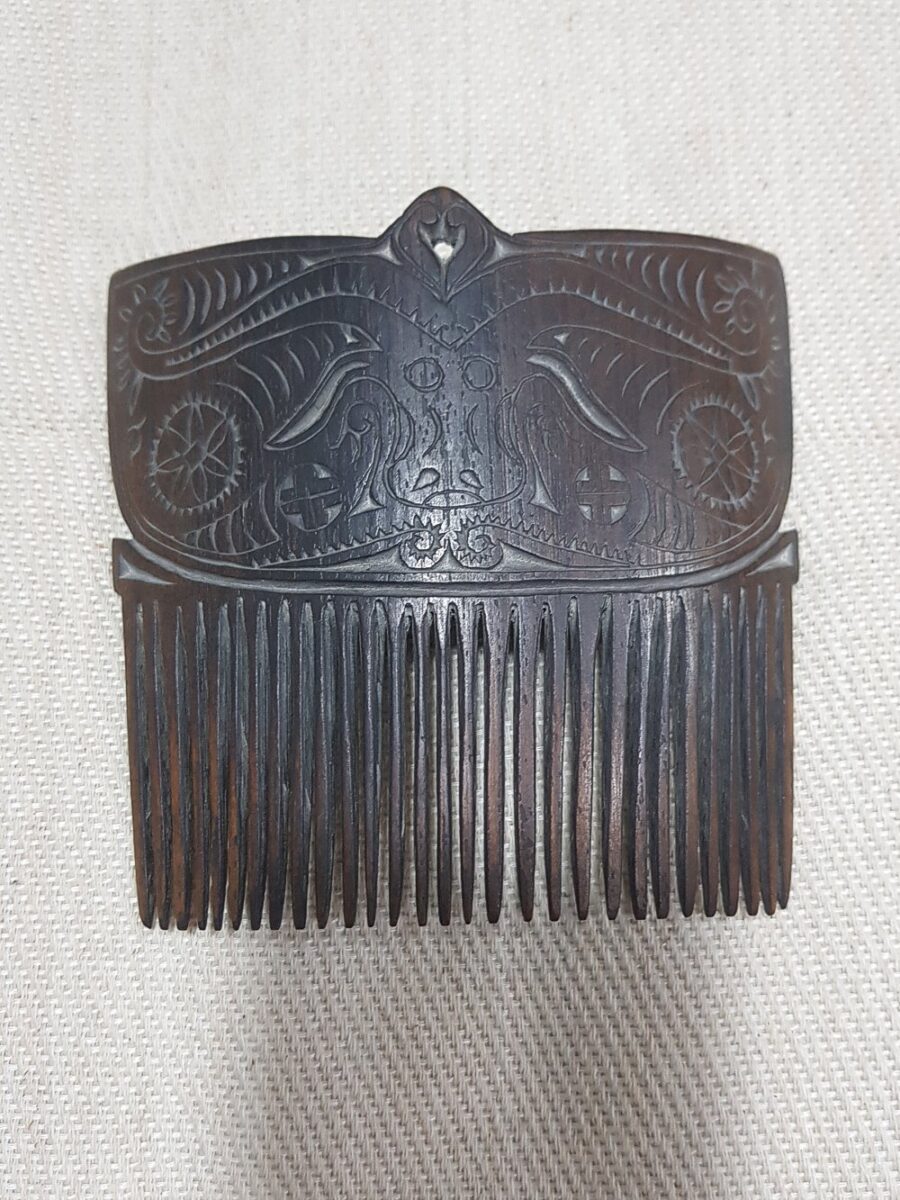 Unique Toraja Comb (Buffalo Head Motif) (1) Unique Toraja Comb (Buffalo Head Motif)