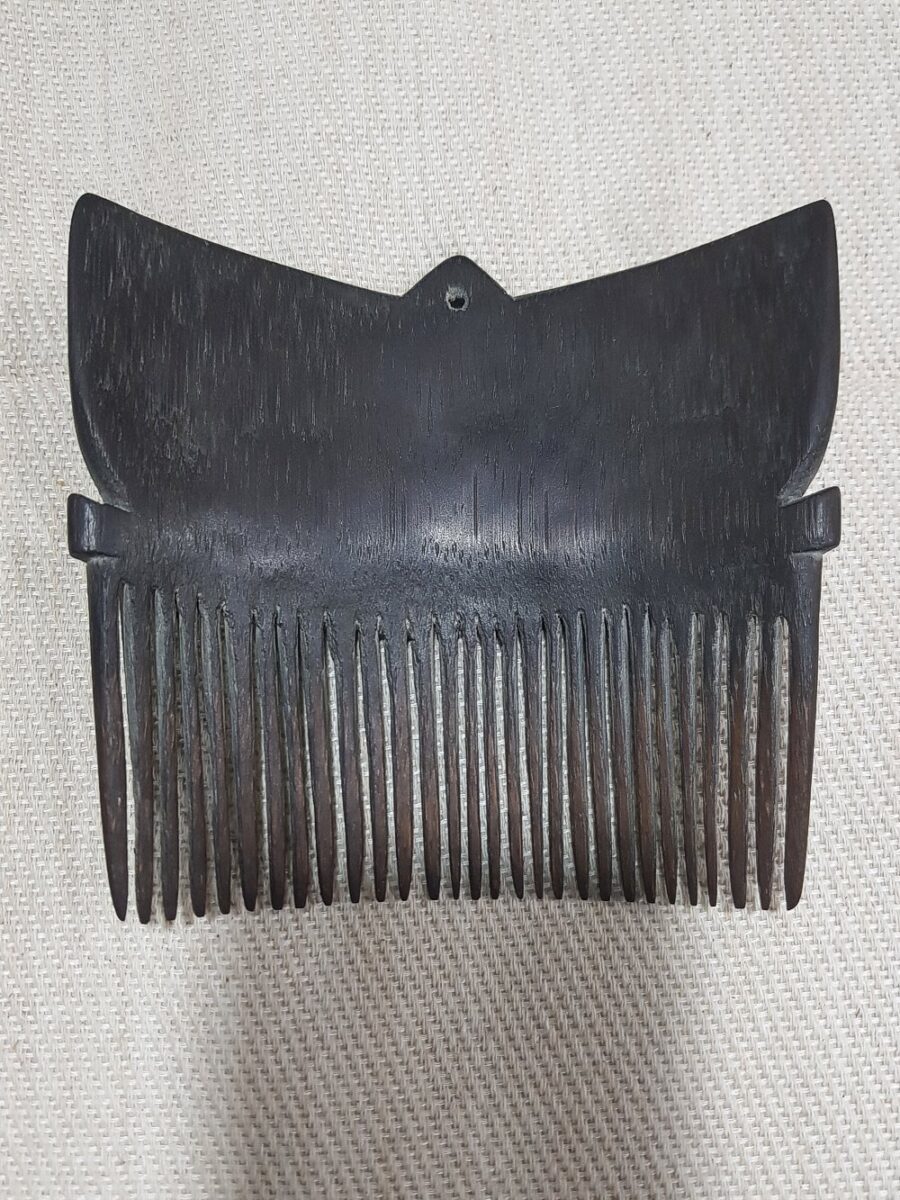 Unique Toraja Comb (Buffalo Head Motif) Unique Toraja Comb (Buffalo Head Motif)